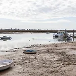 Tavira Apartment, By Hopstays *