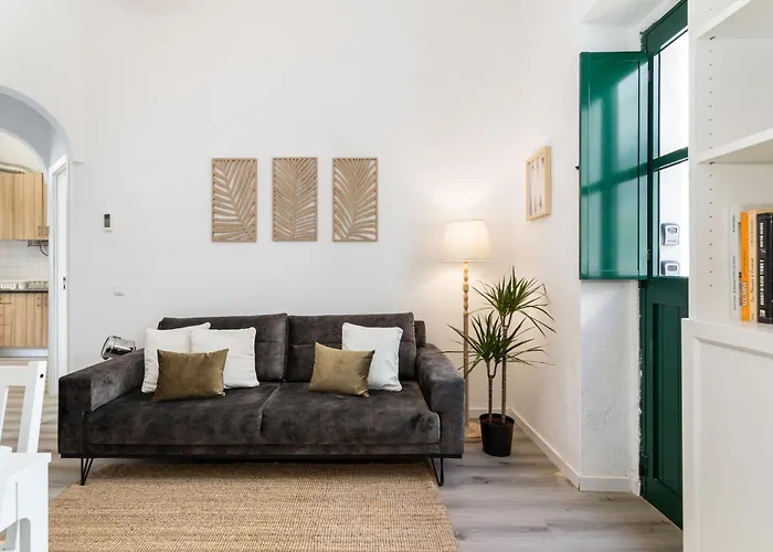 Tavira Apartment, By Hopstays Дом отдыха