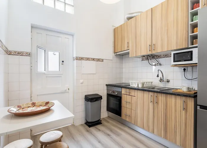 Tavira Apartment, By Hopstays Санта-Лузия