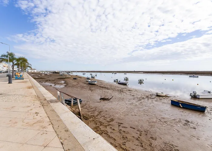 Tavira Apartment, By Hopstays *
